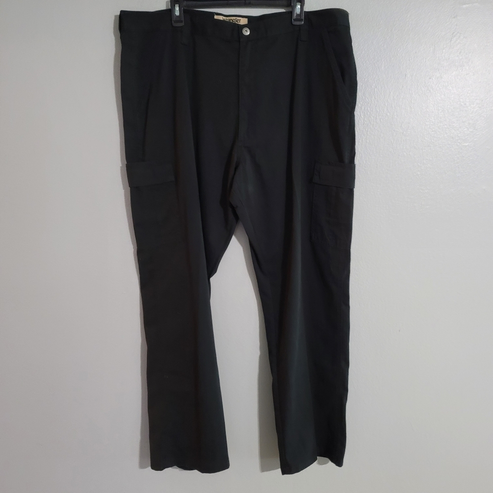 Wrangler Authentics Men's Twill Relaxed Fit Cargo Pants - Picture 2 of 5